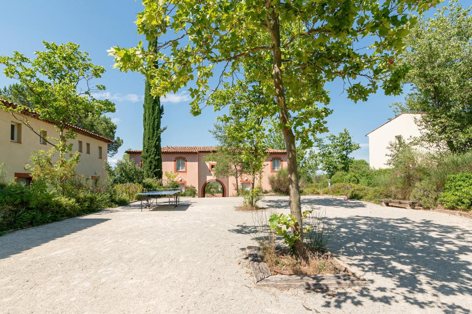 Village Pierre & Vacances Le Rouret Grospierres Bagian luar foto
